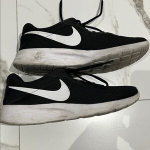 Nike Women’s Running Shoes Size 10 - Black and White Sneakers Runners Casual
